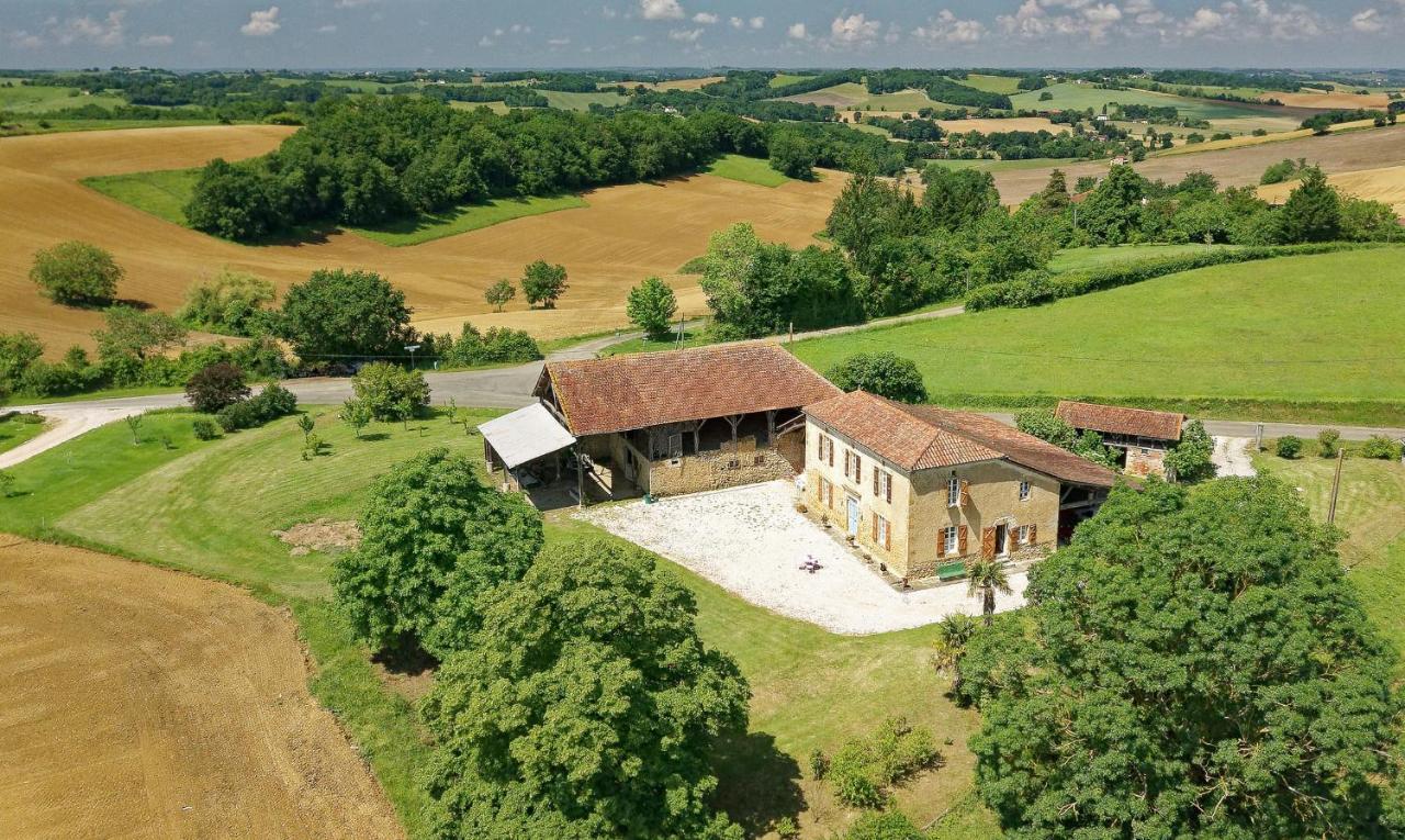 Le Guitou Villa Monlezun Exterior photo