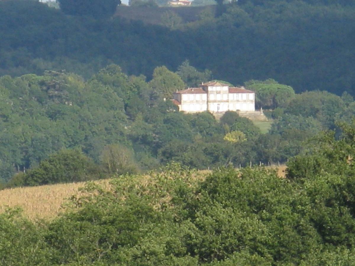 Le Guitou Villa Monlezun Exterior photo